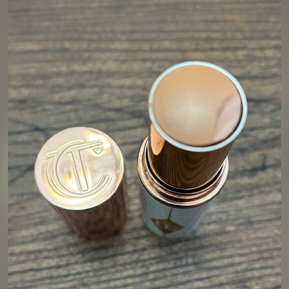 Charlotte Tilbury Unreal Skin Sheer Glow Tint. 7 Medium - Picture 8 of 9